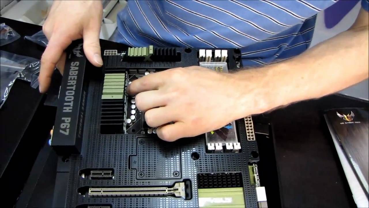 Asus Sabertooth P67 Core i7 LGA1155 Motherboard Unboxing Linus Tech Tips
