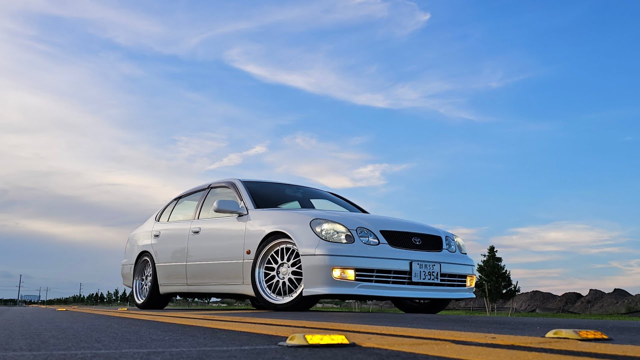 TOYOTA ARISTO V300 REVIEW AND FEATURES