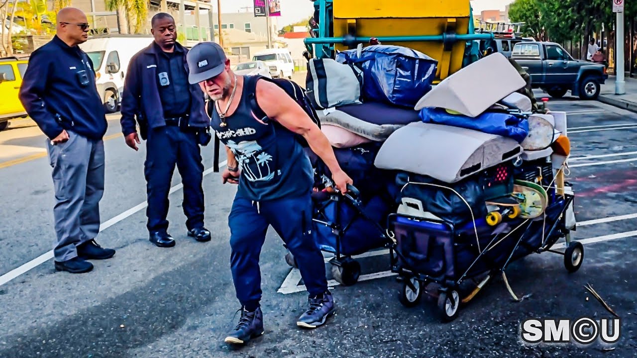 𝗢𝗡 𝗧𝗛𝗘 𝗠𝗢𝗩𝗘: Homeless Resident Rolls Out as LAPD Stand By During Venice Sweep