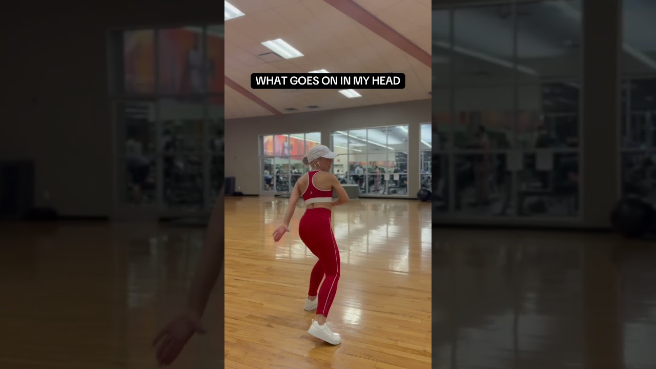 Dancing at the club vs reality. Anyone else?! 😅 #clubdancing #nuevayol #funnyvideos #dancechoreo