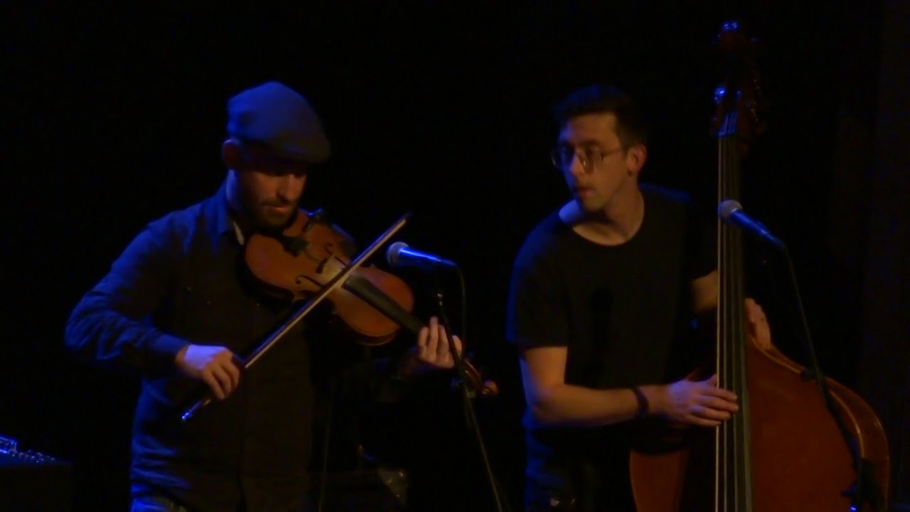 Tunes // The Fiddle Case with Luka Bloom - Live in Bruges