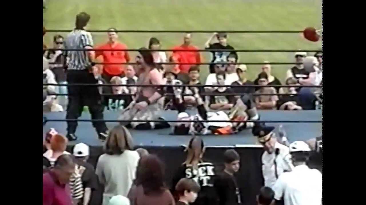 LAW 5/16/1999: Derek Domino vs. Rocco Rock