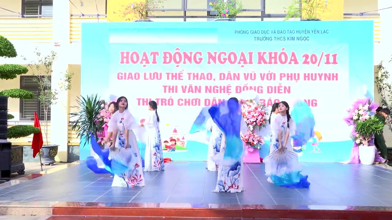 Múa  Bài ca người giáo viên nhân dân 8A1