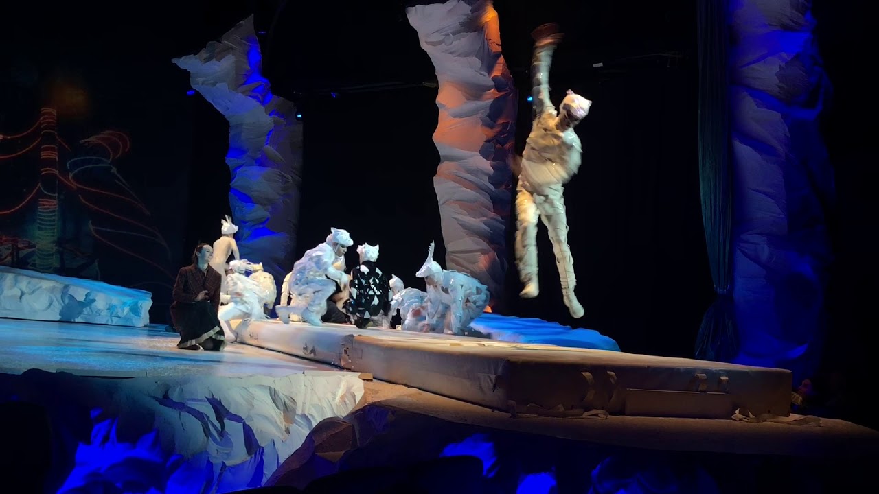 Winterra Show - Acrobats On Airtrack