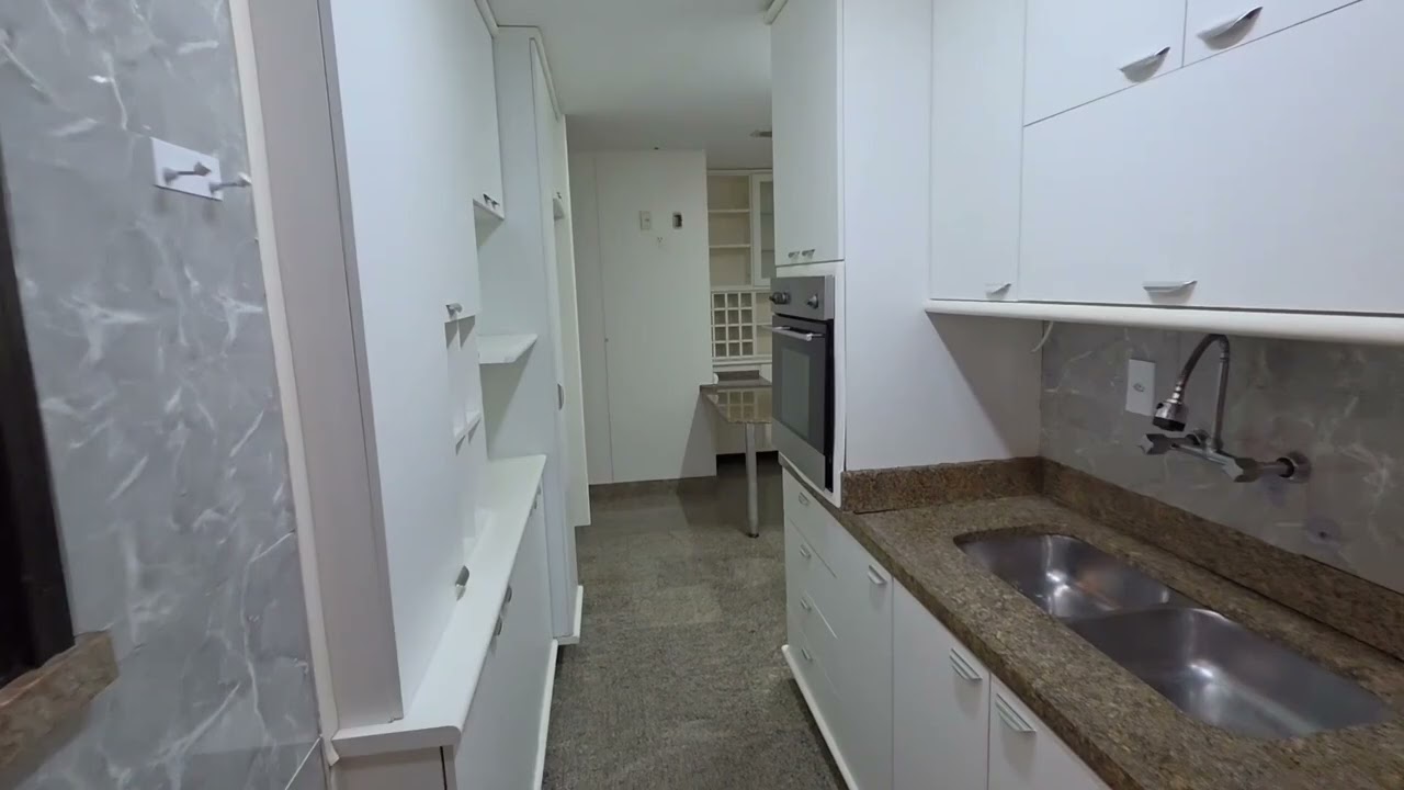 Recreio dos Bandeirantes próximo praia. Tratar 21-99986-6181 Airton 