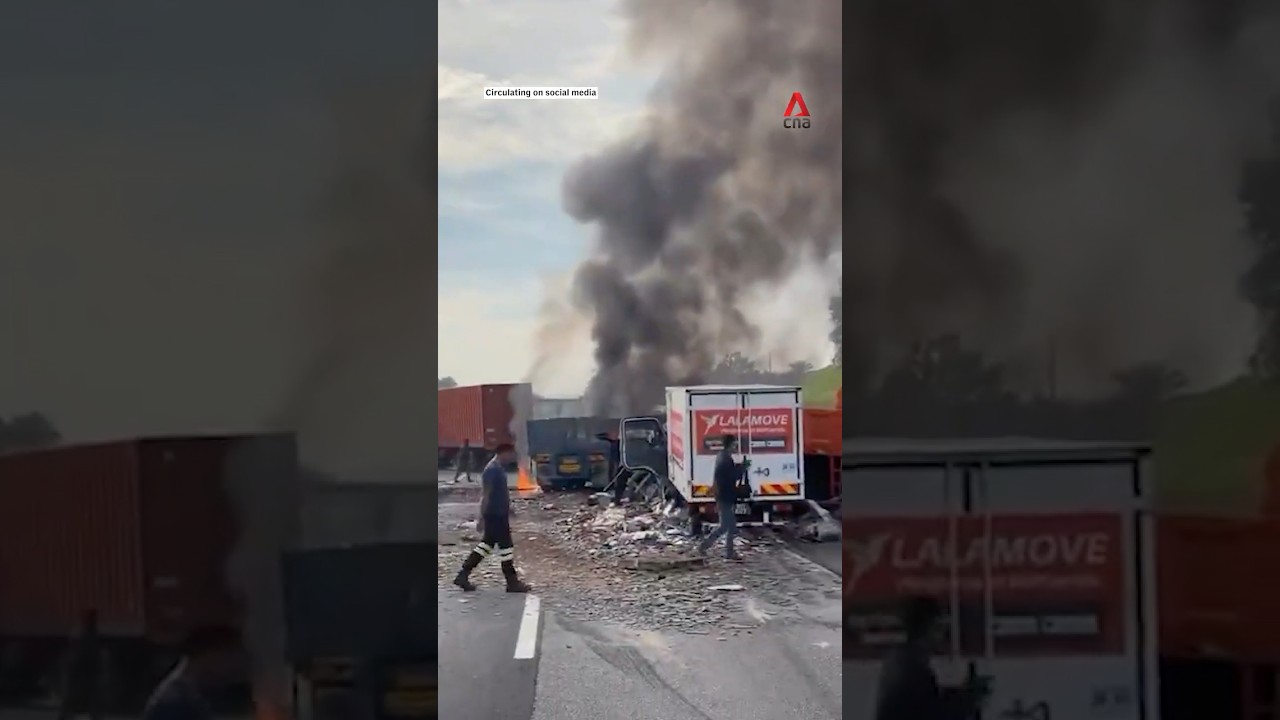 Multi-vehicle crash on Johor highway brings traffic to standstill; several feared dead