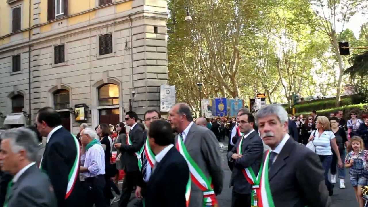 Comune di Castel Baronia, Omaggio alla Reliquie di S. Rocco in ROMA 20-10-2012..mp4
