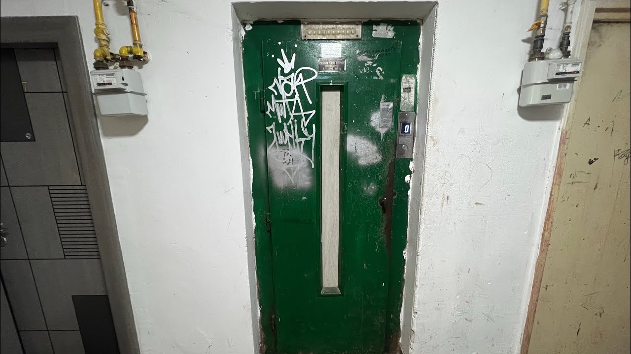 Grotty Old Modernised IFMA Traction Elevator@Bulevardul Dacia Bl.K6 Sc.B, Hunedoara, Romania