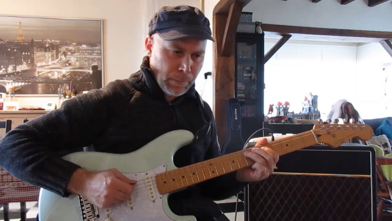 Squier Stratocaster Deluxe & Vox AC10c1 Clean tone demo