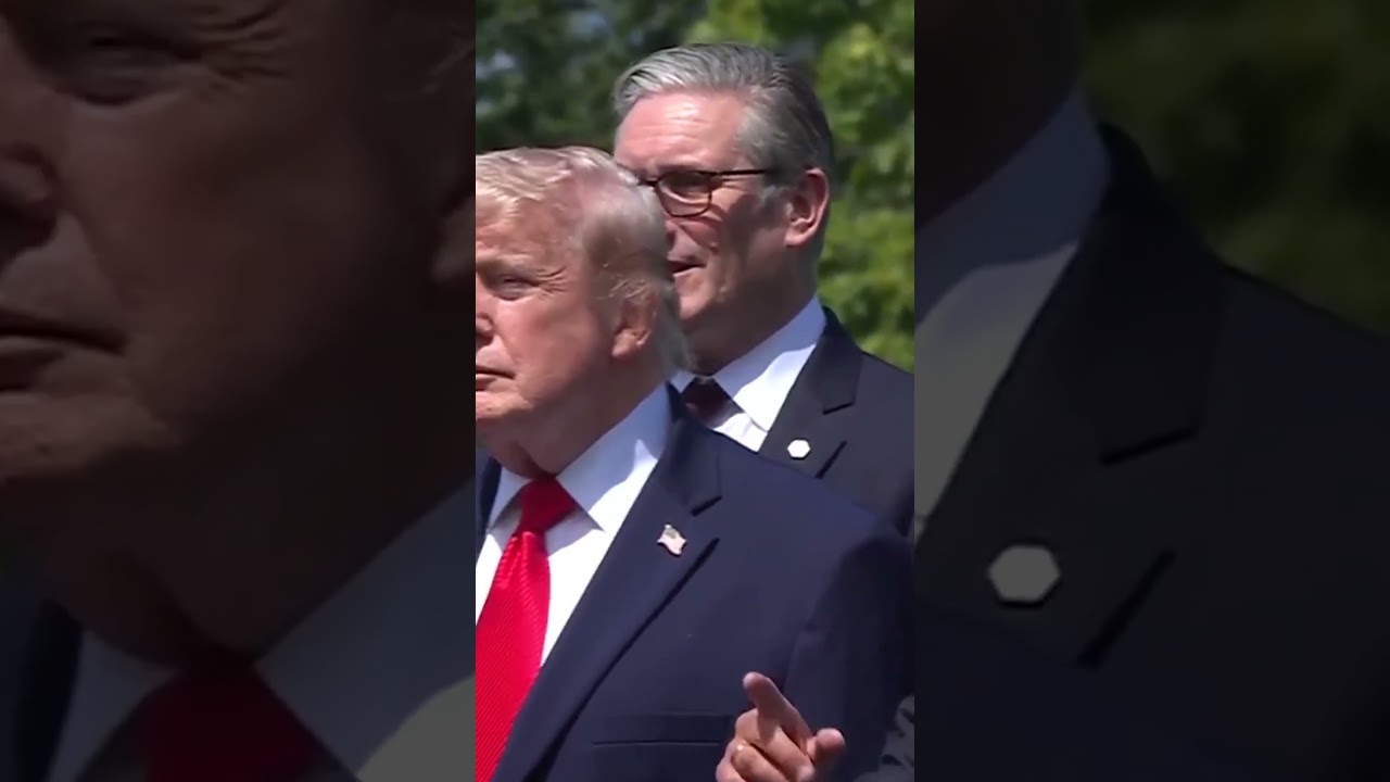 Трамп и лидеры G7 позируют для &laquo;семейного фото&raquo; на саммите во Франции