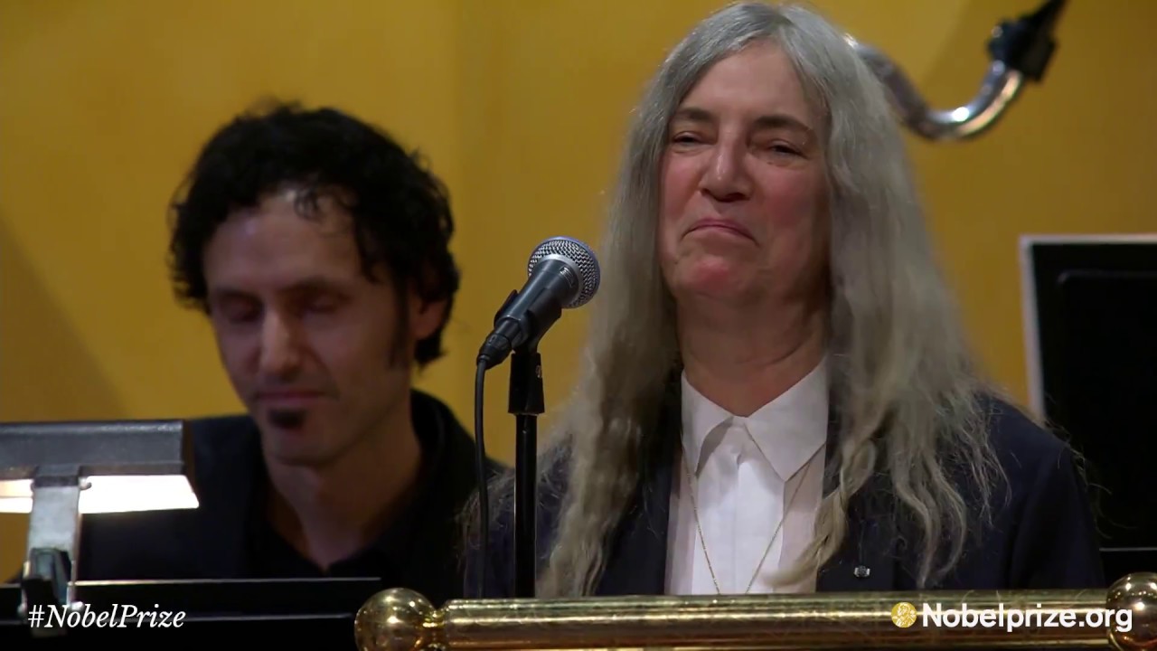 Patti Smith performs Bob Dylan's 