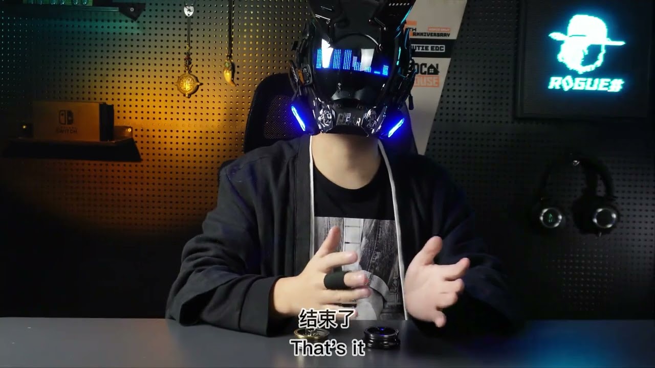 办公室解压神器！老铁匠嘉年华转盘！#男人玩具 #指尖陀螺