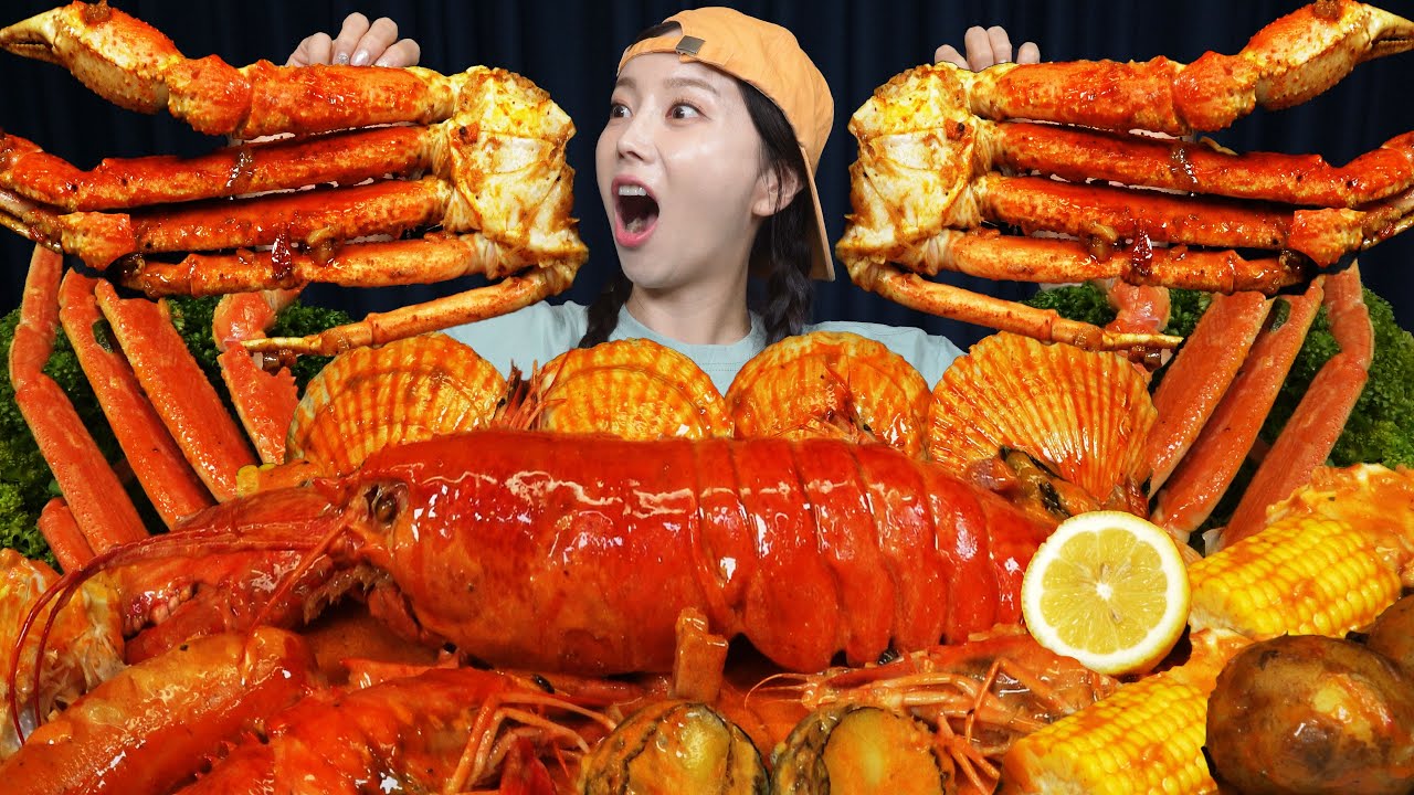 [Mukbang ASMR] Giant Crab Leg 🦀 Boiling Curry Crab Lobster Seafood Boil Spicy Curry Seafood Ssoyoung