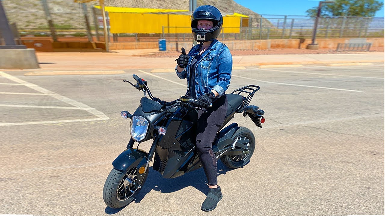 Boom eVader Electric Motorcycle - The Perfect Beginner Bike? (First Time Rider Review)