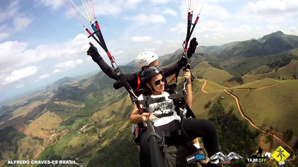 Voo Duplo de Parapente em Alfredo Chaves Equipe Fora do Ar Paragliding - Gabriela