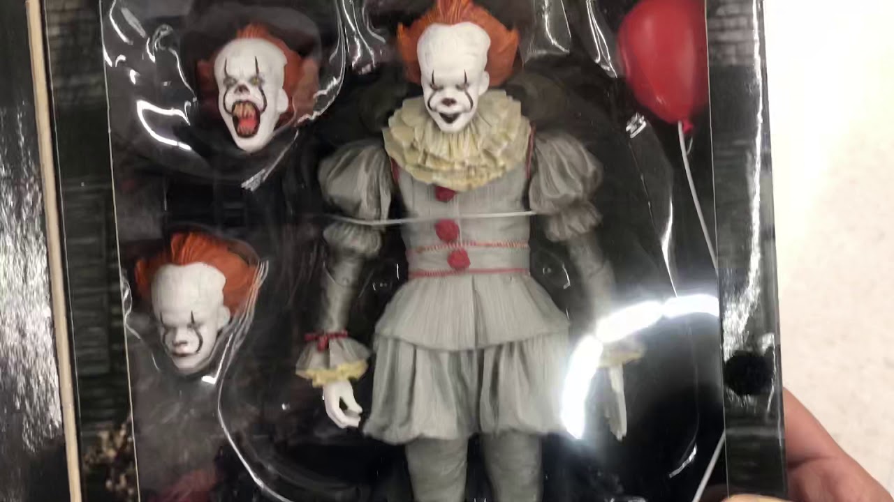 Walmart&rsquo;s NECA IT MOVIE 2017 PENNYWISE THE CLOWN REPAINTED FIGURE