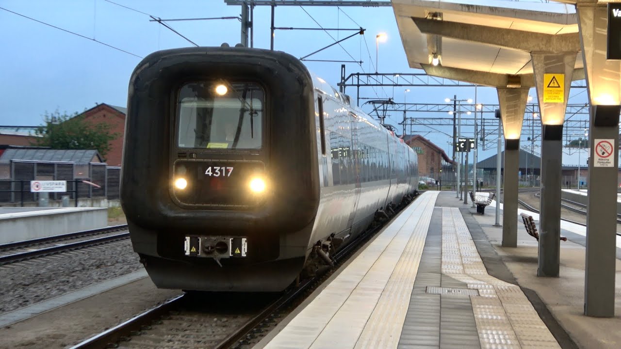 Tåg i Karlskrona - sommarkväll 2023