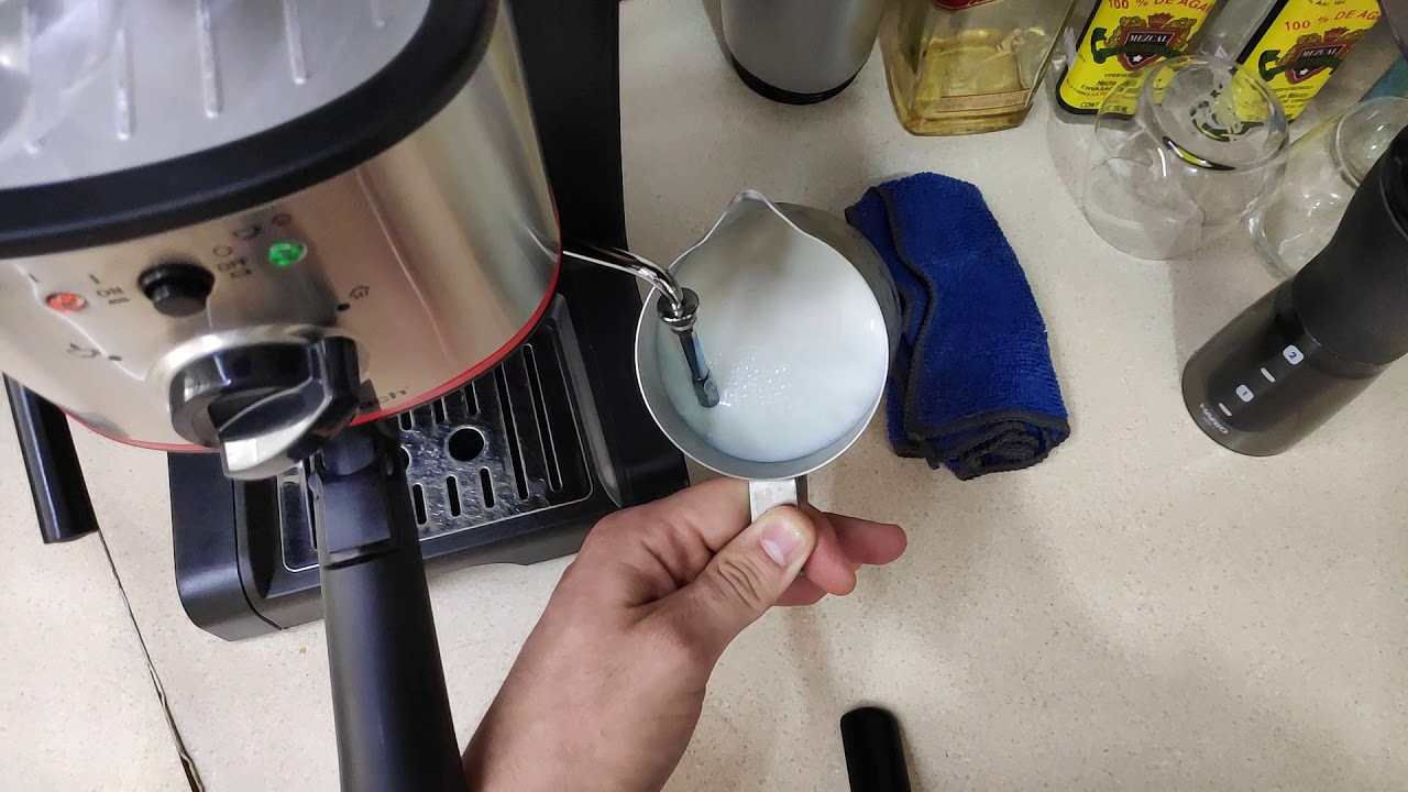 arte latte, texturizado de leche  en cafetera casera Hamilton beach