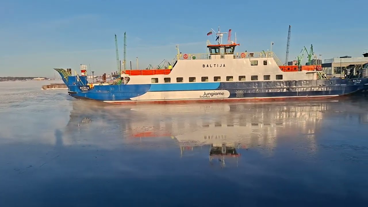 &Scaron;altuko sukaustytos Kur&scaron;ių marios ėmė garuoti