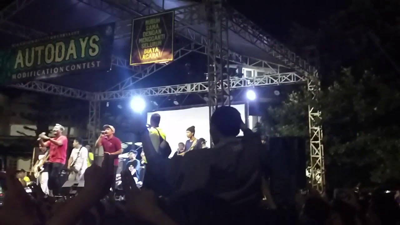 Penak konco-guyon waton live in autodays Universitas Negeri Yogyakarta