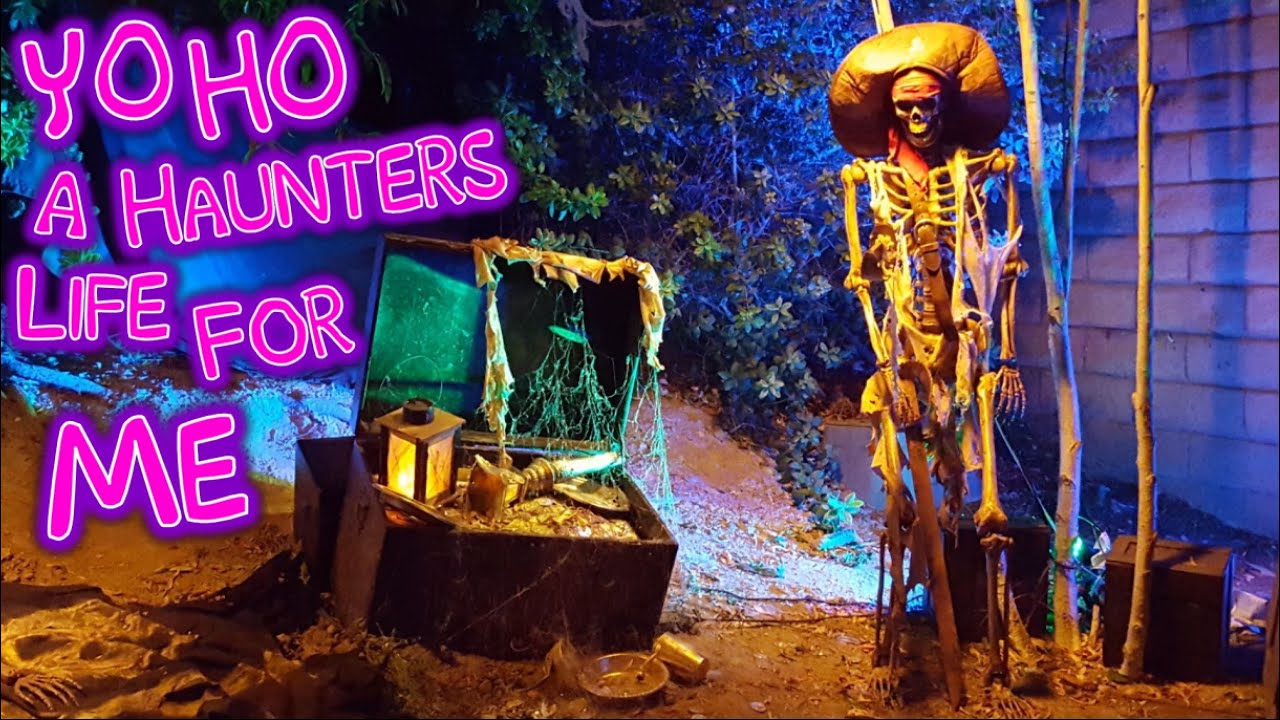 Disneyland's Pirates Of The Caribbean Ride Inspired Halloween Yard Display | Pirate Decoration Ideas