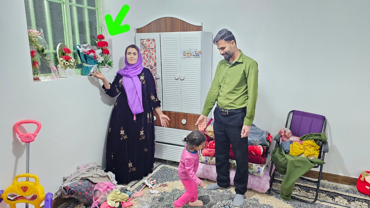 Parisa and Parastu, along with Ali, are trying to create a happy life.