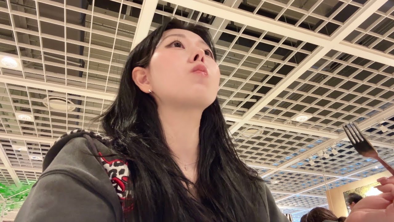 먹으러 eat케아 가는 ㅅㅏ람..🙋🏻‍♀️