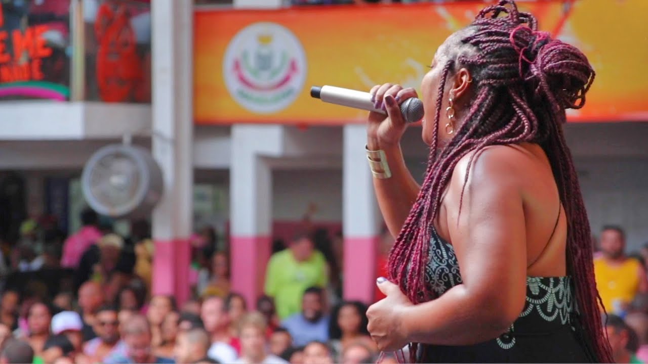 GABBY MOURA NA MANGUEIRA 2020