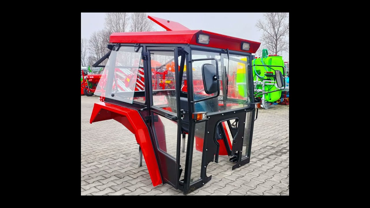 Kabina z błotnikami firmy Szyszka model D-LUX do ciągników marki URSUS C-330, C-330M i C335