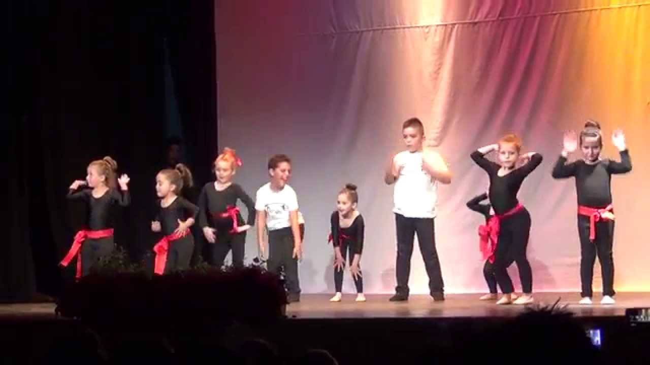 Mambo Number Five .- Grupo de Baile Menea-T