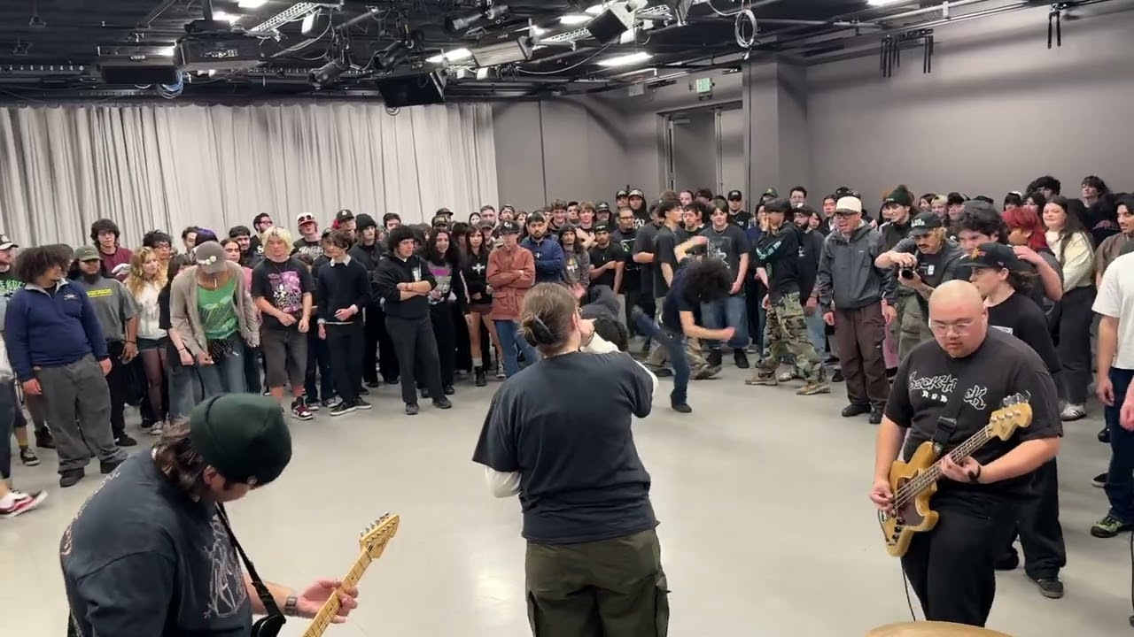 xMagdalenex Live in San Jose (Full Vid)