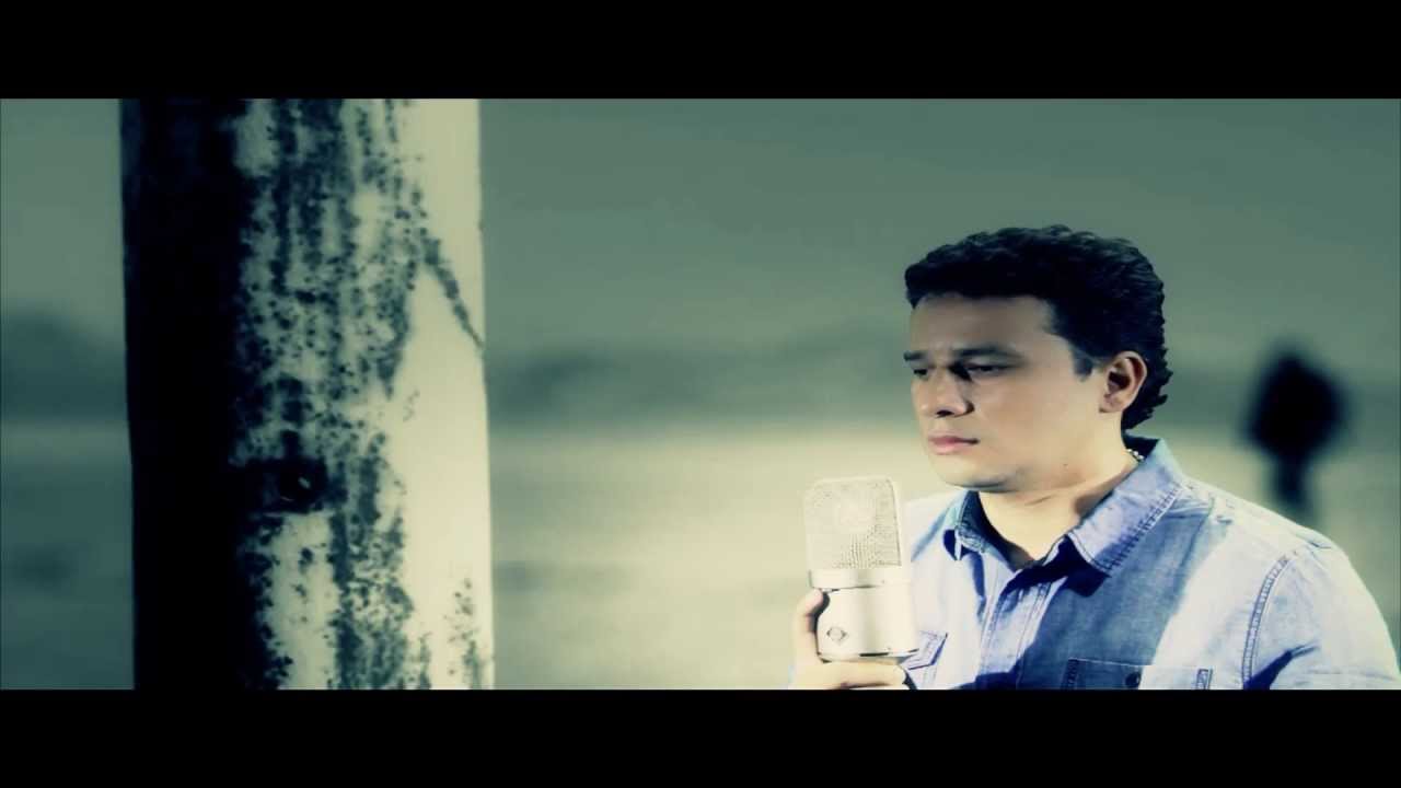 EN UN RATO MAS - JOHN CASTILLO (VÍDEO OFICIAL)
