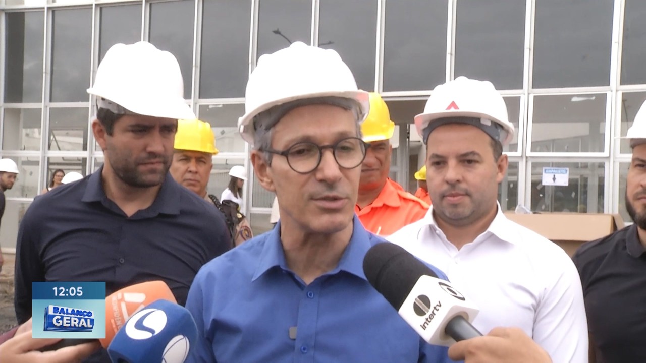 Romeu Zema: Governador vistoria obras do Hospital Regional em GV.