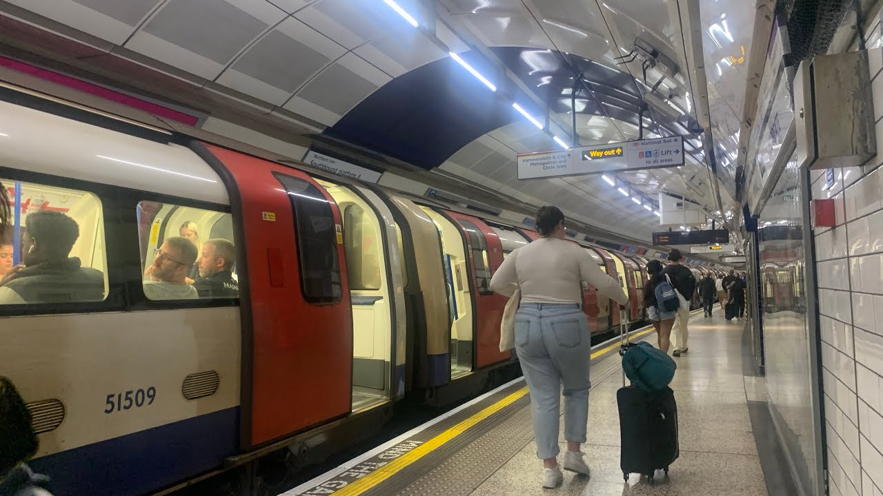 Northern Line 1995TS at Moorgate 12/06/22