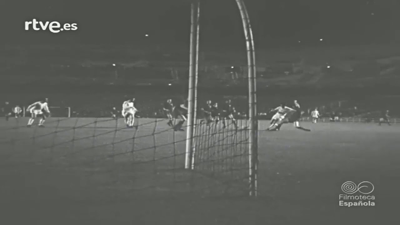 Ferenc Puskás ● The Hungarian Legend
