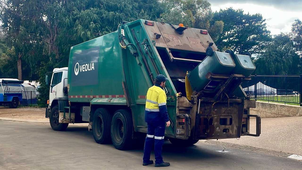 Blasting caravan park recycling - The Green Machine (359)