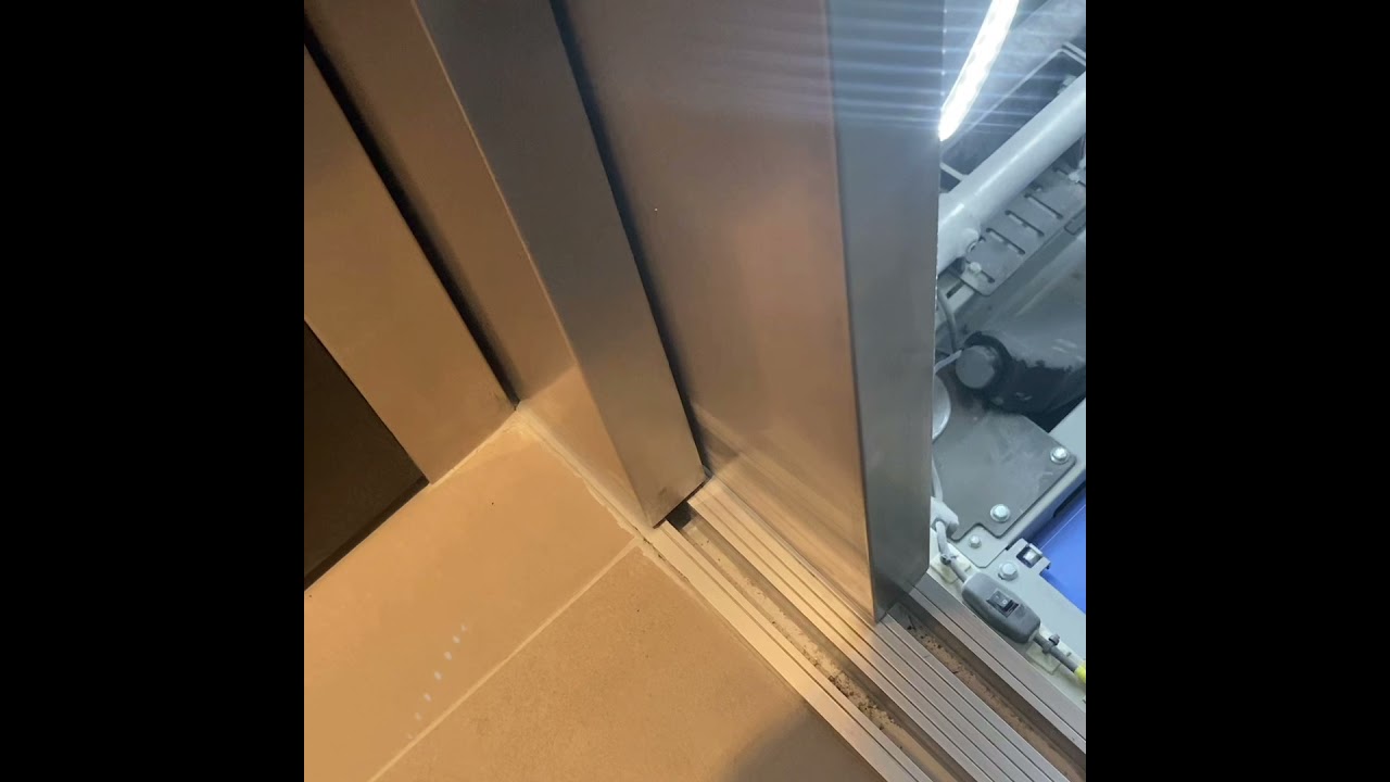 Unusual Single Belt Elevator