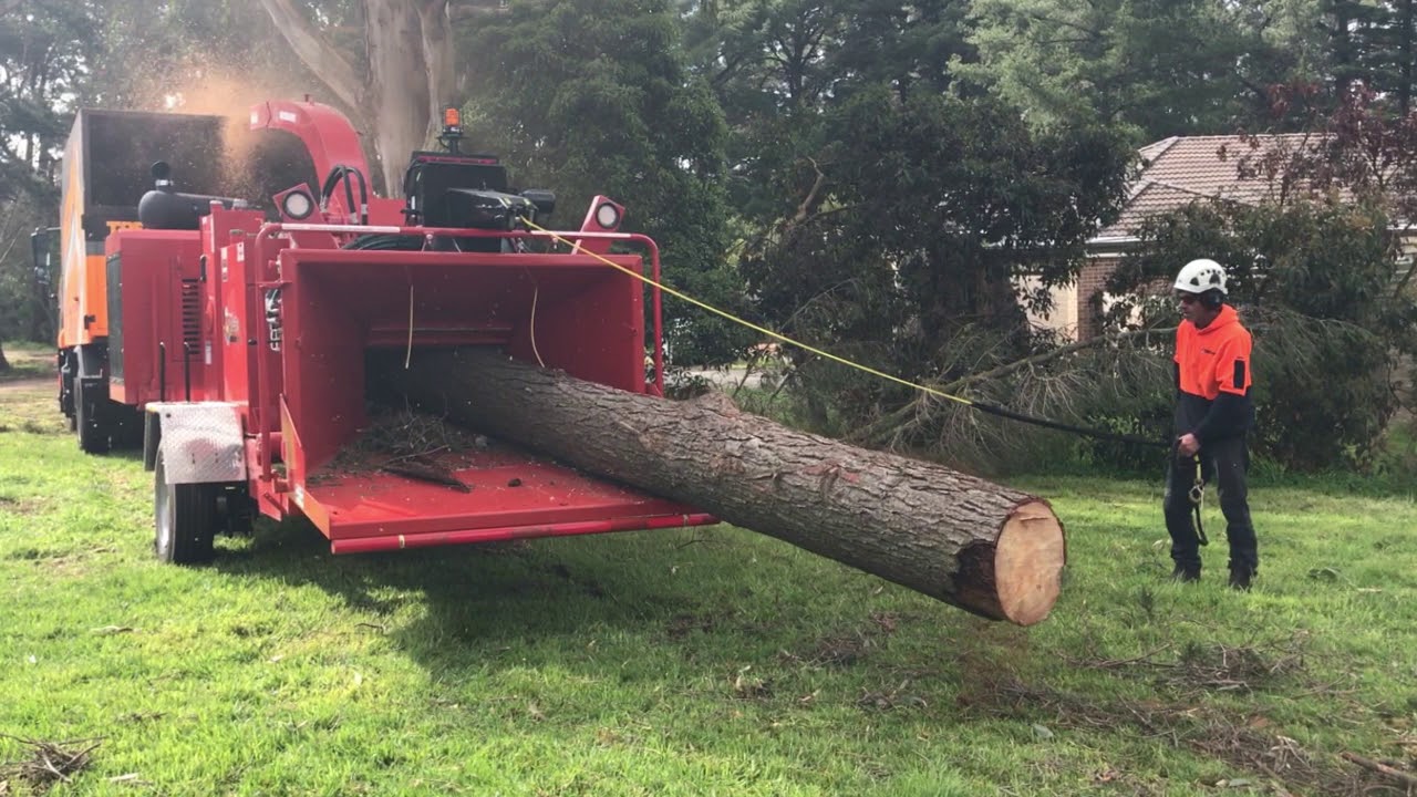 Morbark M18R Wood Chipper
