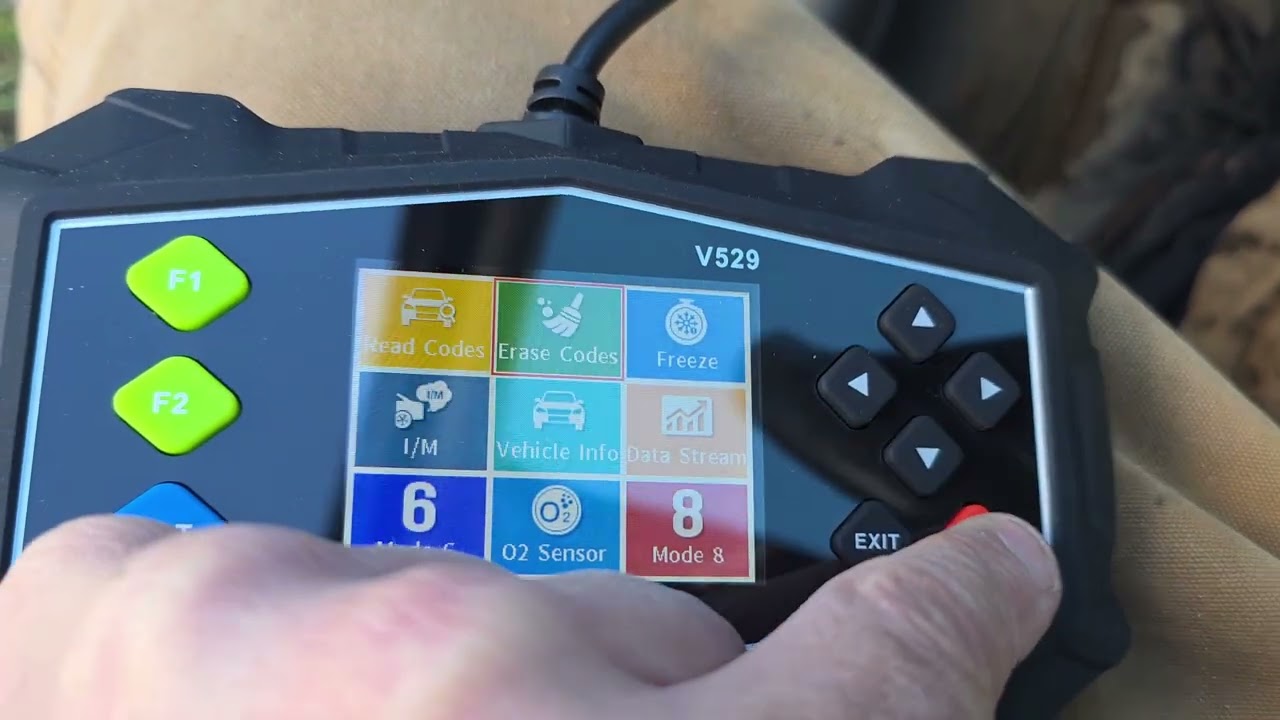 Диагностический сканер OBD2 Gearlasso V529 для чтения кодов неисправностей двигателя и проверки а...