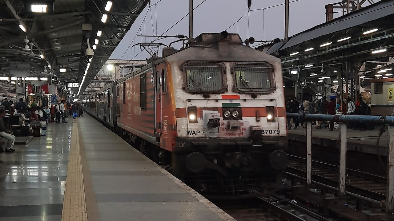 Kalyan WAP7 goes mad !! 22106 Indrayani Express Relaxing LHB Tracksounds...