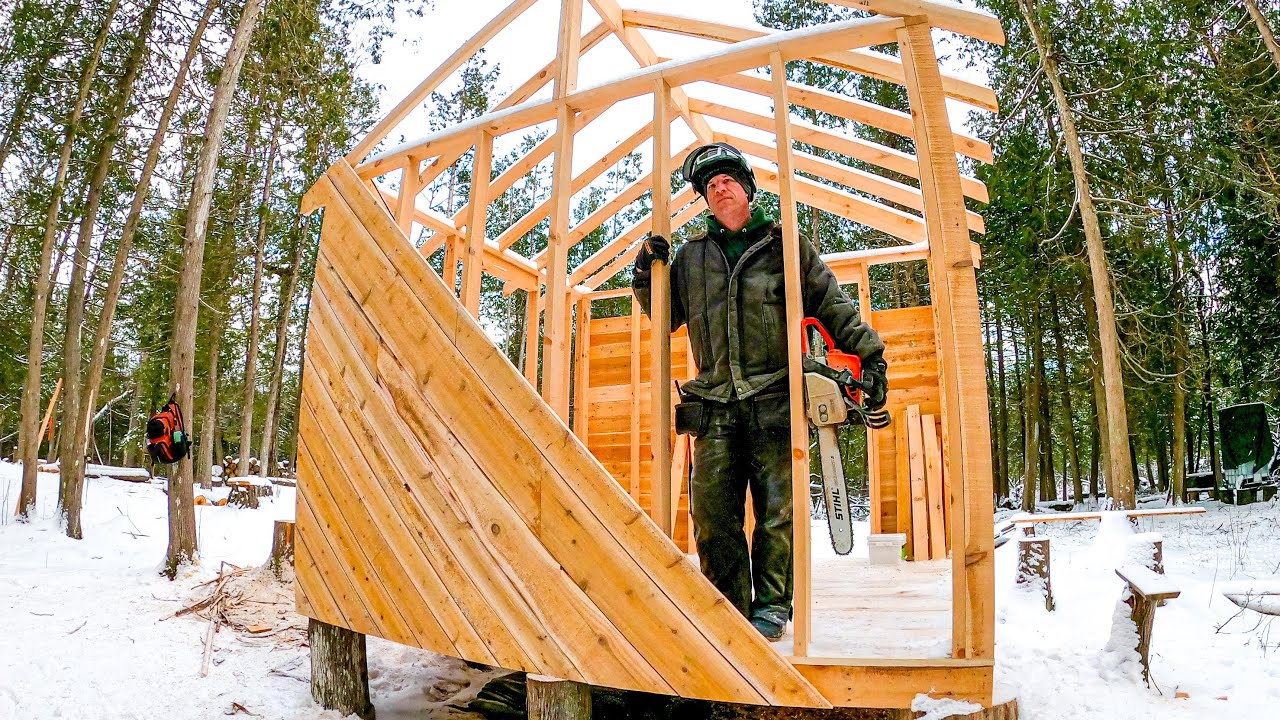 Making Siding for 95sq ft Cabin from Cedar Trees (with a chainsaw, of course.) #67