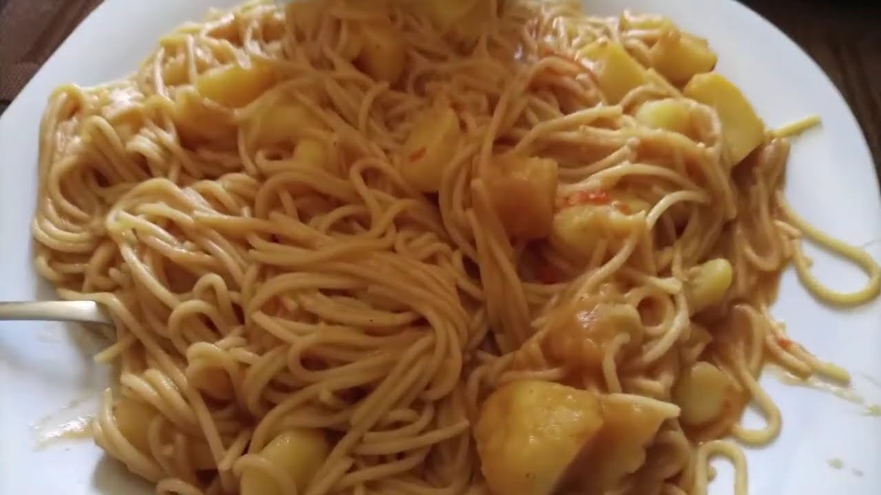 SIMPLE WAY OF PREPARING SPAGHETTI WITH POTATOES. YUMMY!!#cooking #spaghetti #pasta #recipe