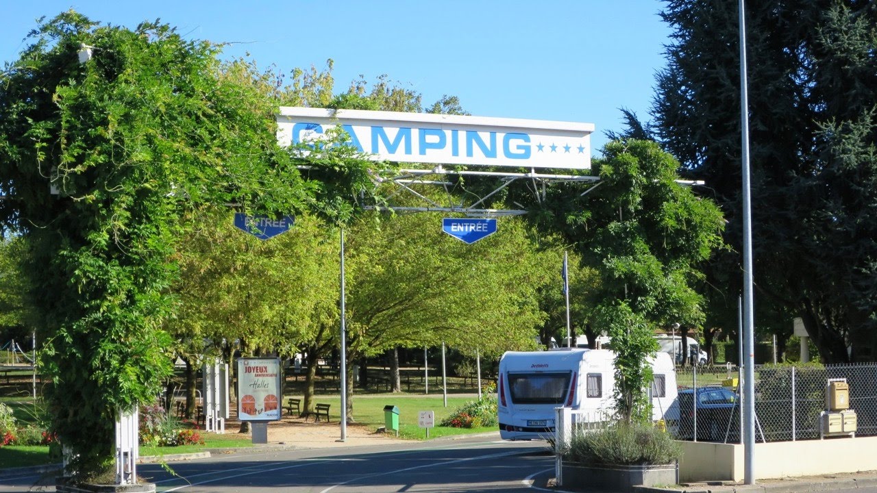 Camping Municipal de Mâcon in Mâcon (October 2016)