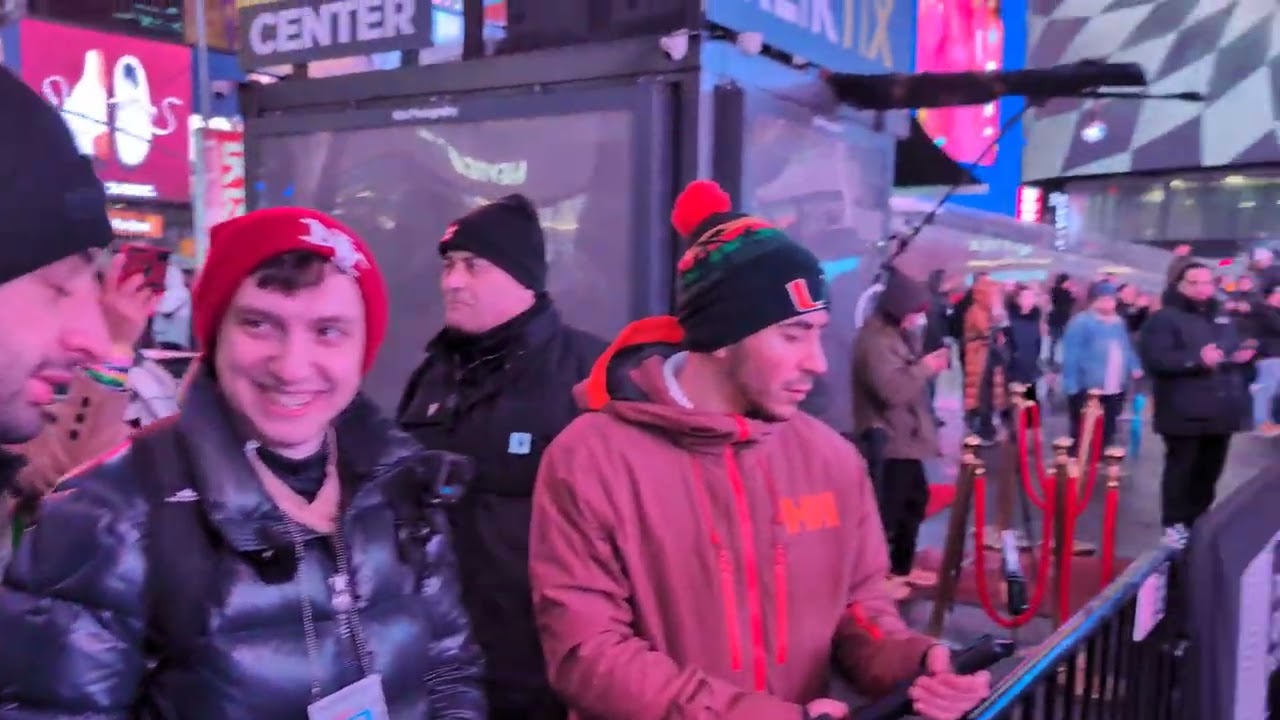 2026-02-20 NYC, Taraweeh in Times Square 1. Join the LARGEST Dawah.  Protester yell against Muslim 