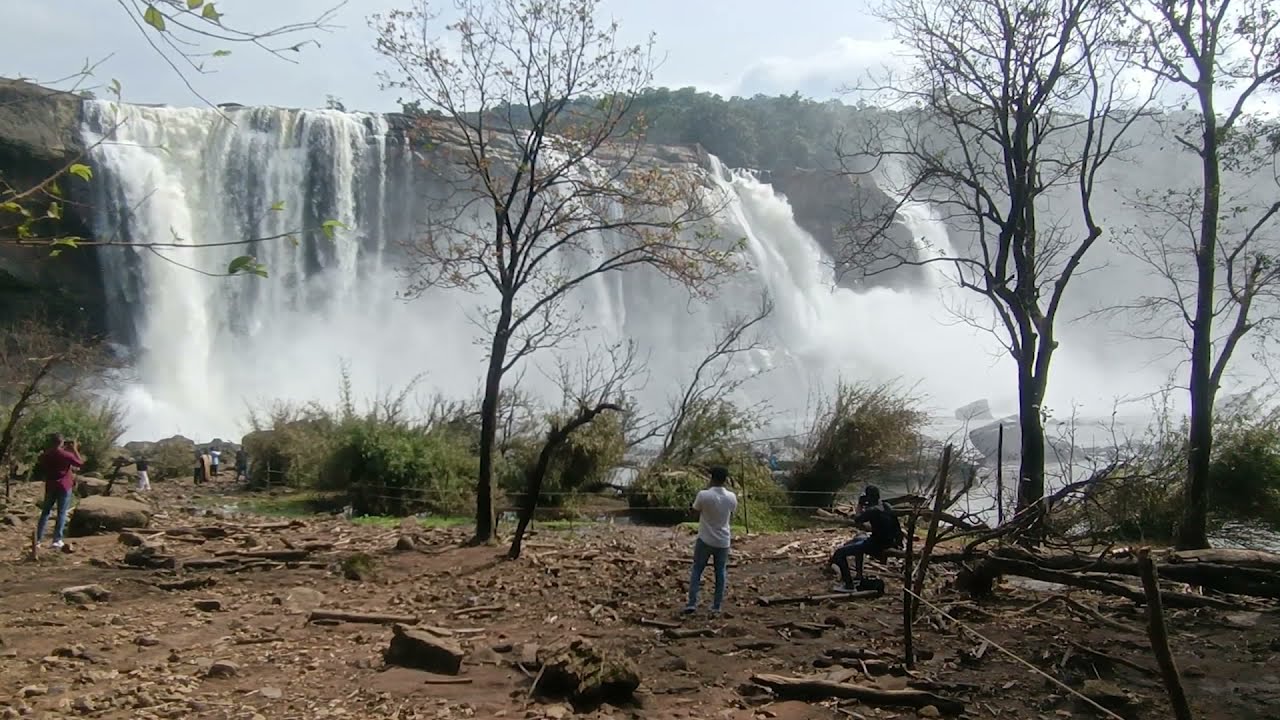 Athirapally & Vazhachal waterfalls,  Air Terjun di Kerala,  അതിരപ്പള്ളി & വാഴച്ചാൽ വെള്ളച്ചാട്ടങ്ങൾ