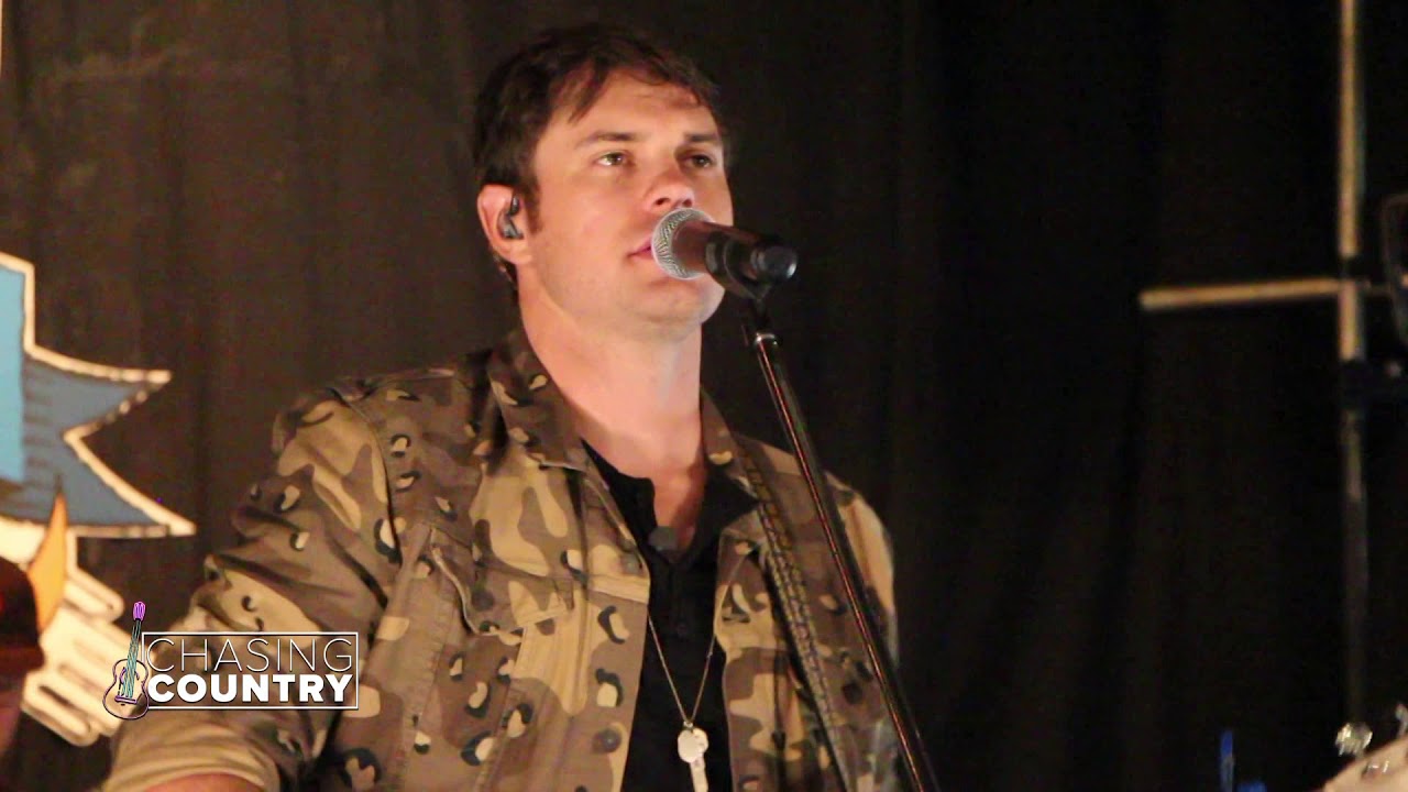 Matt Stell performs 