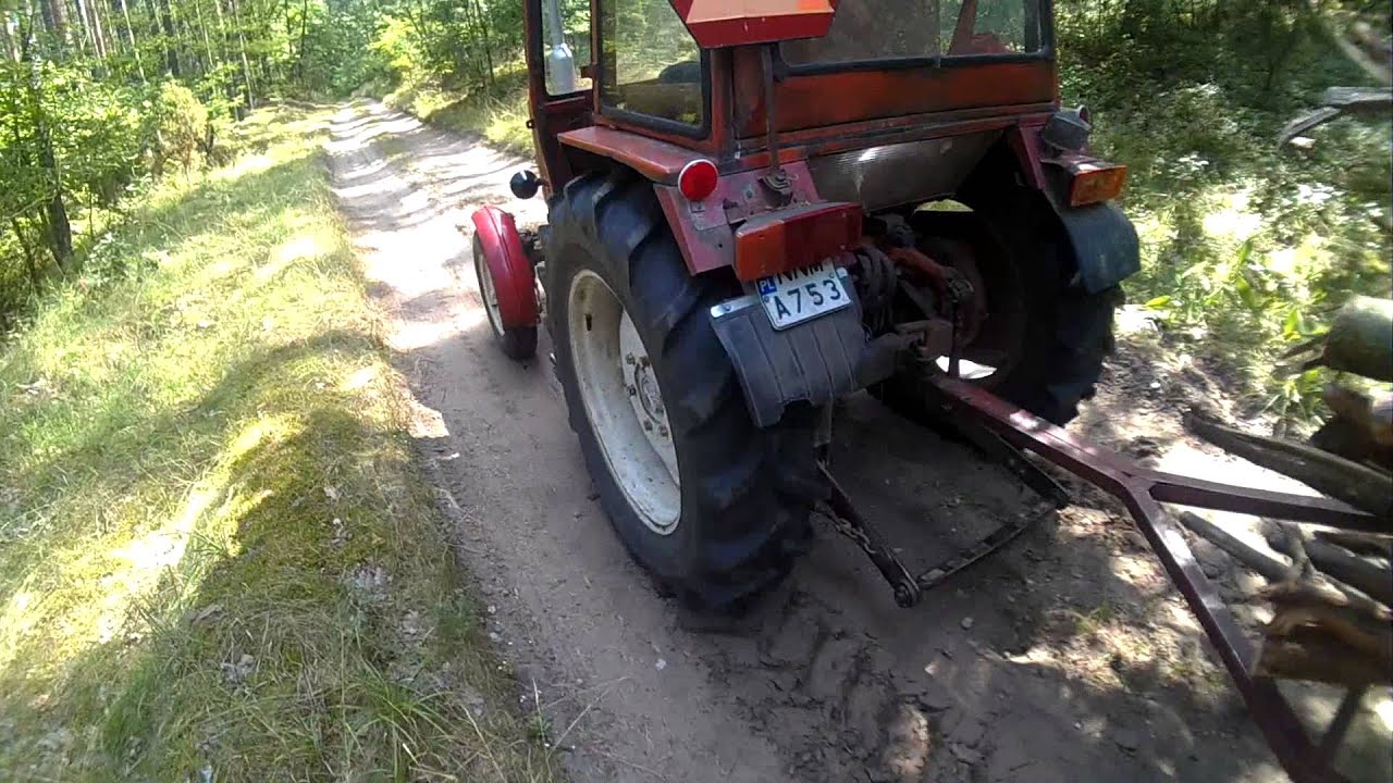 #15 T-25 wciąga pod góre wóz i dwukółke drzewa
