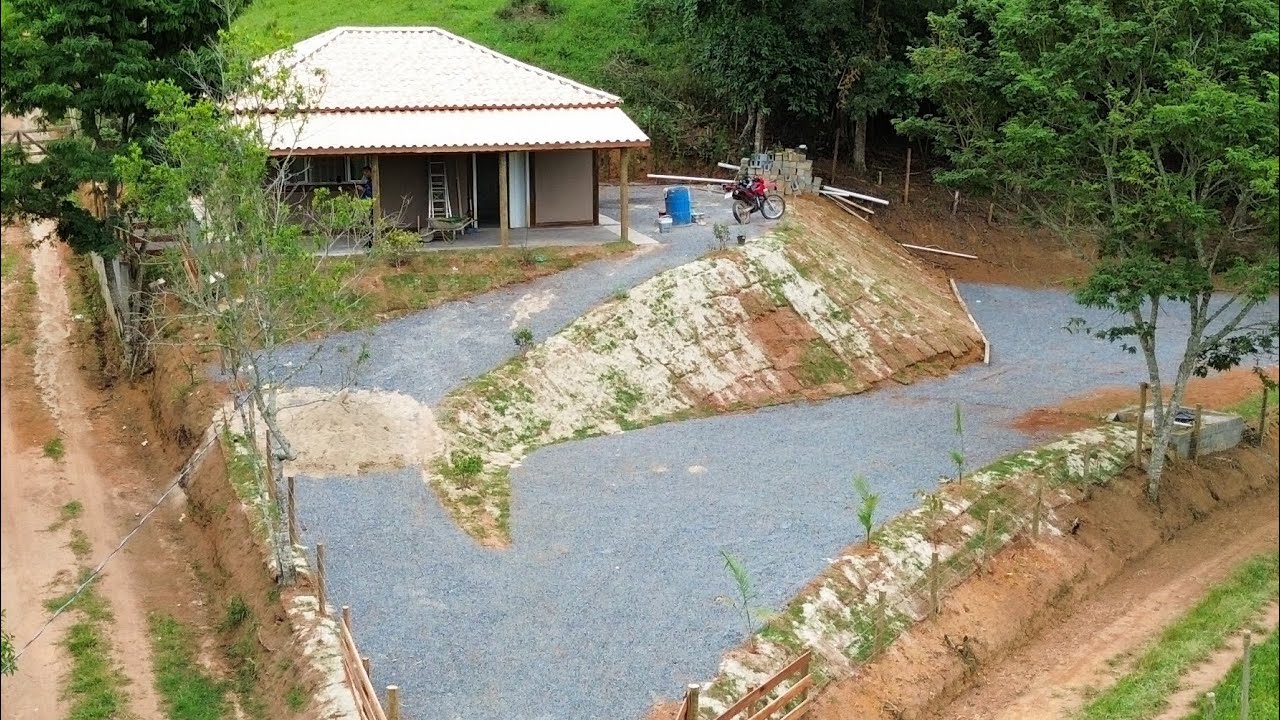 Chacrinha de 700 mts c/Casa Nova | 5.5 km da cidade de Cambu&iacute; | Pagamento Facilitado | Oportunidade 