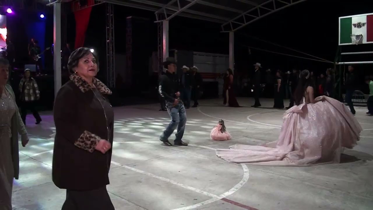 ZIQUITARO MICHOACAN 15 AÑOS de EVELIN