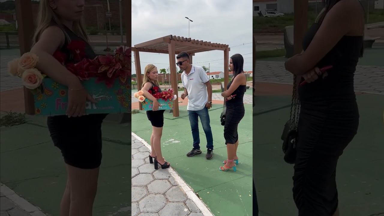 Homem pasando mal no começo, mulher vendendo flores